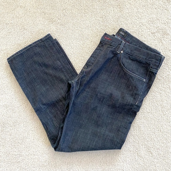 NEW Hugo Boss 38x30 Regular Fit Dark Wash Maine Jeans - Picture 3 of 10